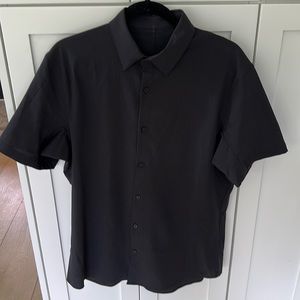 Lululemon Men’s Short Sleeve Button Up - black, Size Large